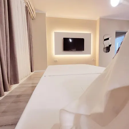 Location * 티라나