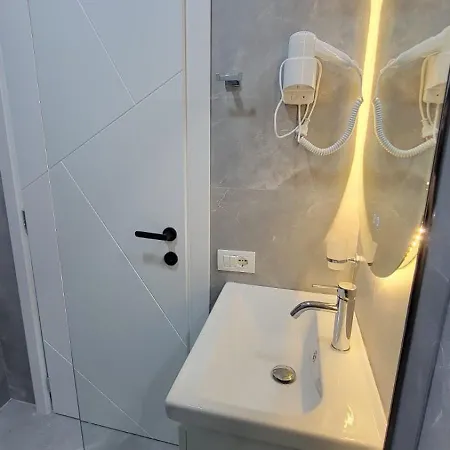 Apartment Location *