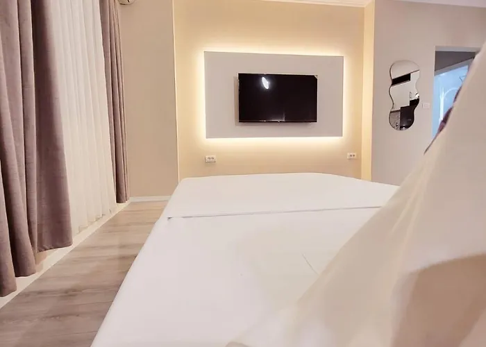 Location * تيرانا