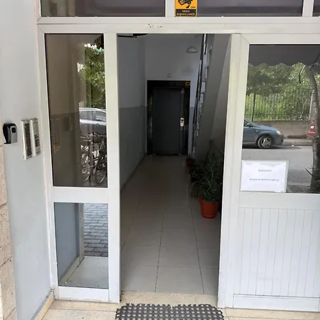 Location * טיראנה